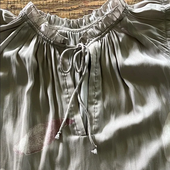 Elegant Ruffle Sleeve Blouse in Light Gray - Picture 3 of 5